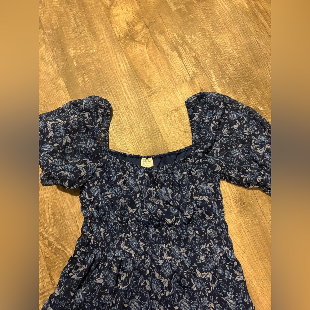 Dress - Picture 2 of 6